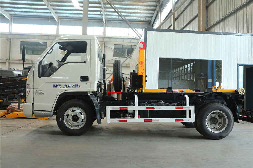 福田小卡(5方)車(chē)廂可卸式垃圾車(chē)